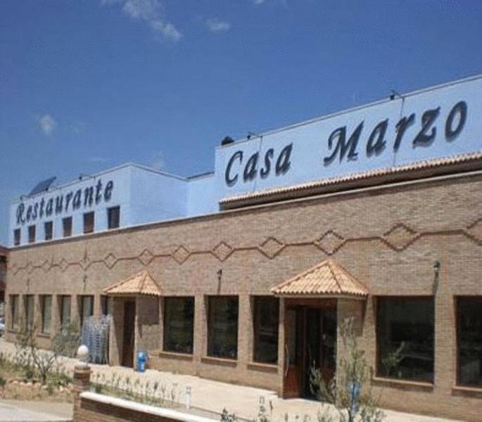 Hotel Casa Marzo Кариньена Экстерьер фото